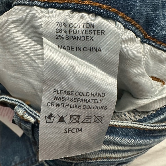 Southern‎ Fried Chics Classic 5 Pocket Distressed Flare Jeans Size 4 NWT - Picture 6 of 6